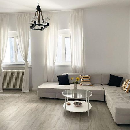 White Apartment Bucarest Esterno foto