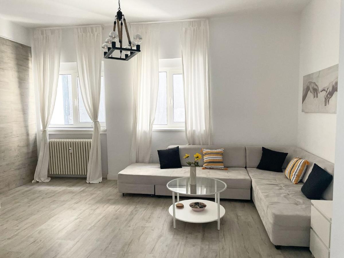 White Apartment Bucarest Esterno foto