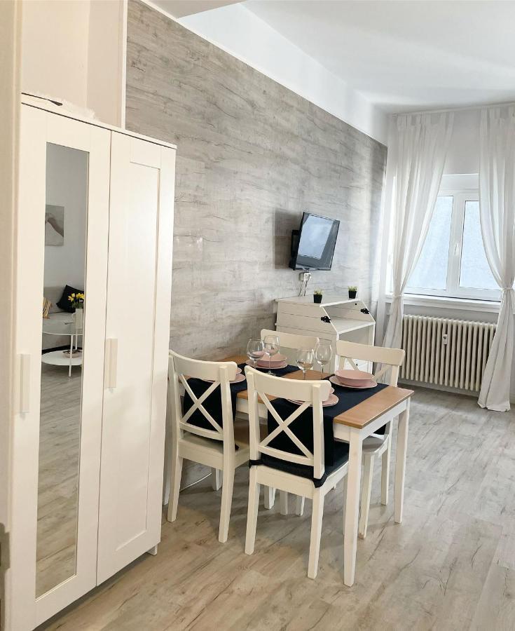 White Apartment Bucarest Esterno foto